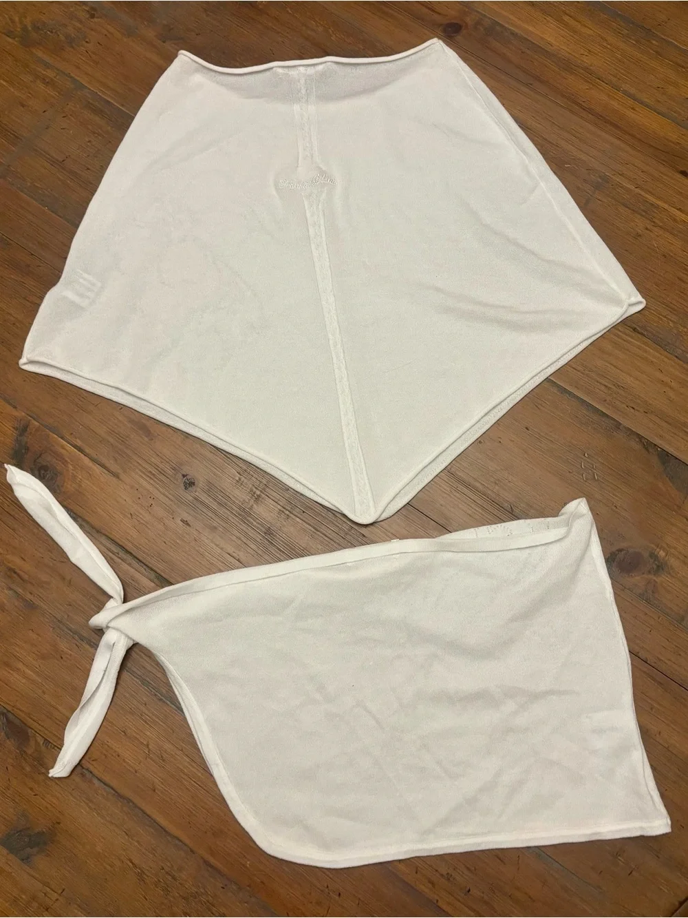 NWOT Frankie’s bikinis white hibiscus knit poncho and skirt set